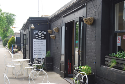 Submarine Museum Jolly Roger Cafe - outside